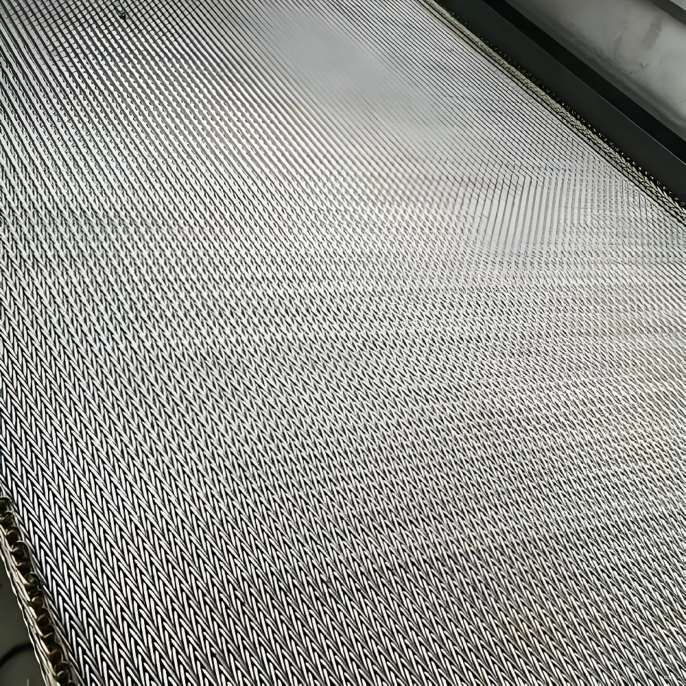 compound balanced mesh belt