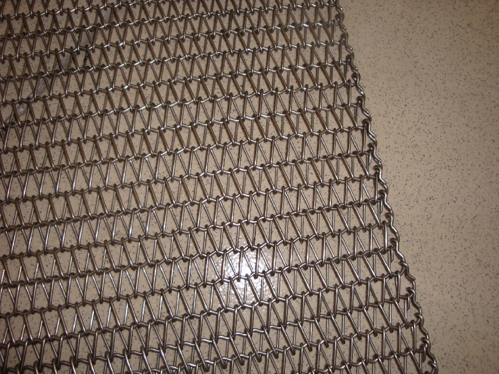 balanced wave mesh belt driven by sprocket