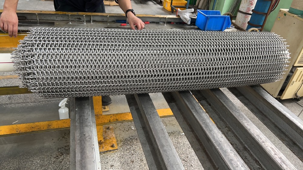 balanced weave mesh belt in 2 spirals