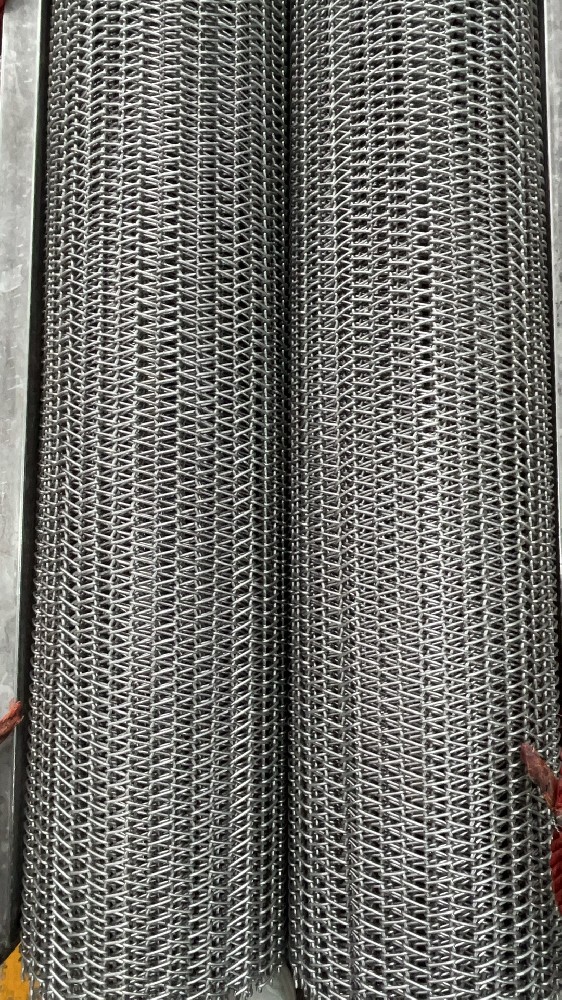 Double balanced weave belt